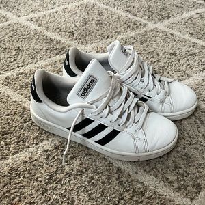 Adidas Sneakers